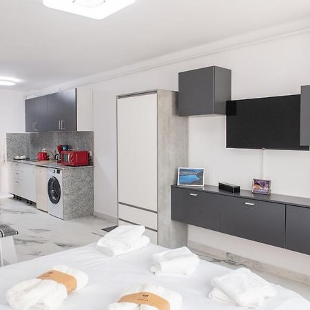 Apart Hotel Center Piatra Neamţ エクステリア 写真