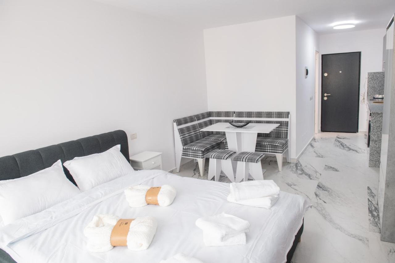 Apart Hotel Center Piatra Neamţ エクステリア 写真