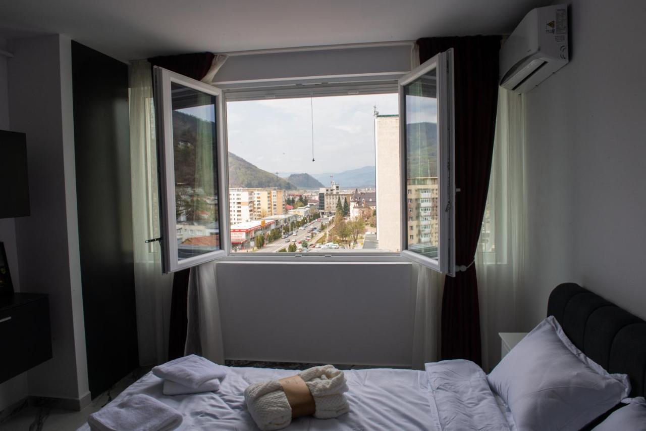 Apart Hotel Center Piatra Neamţ エクステリア 写真
