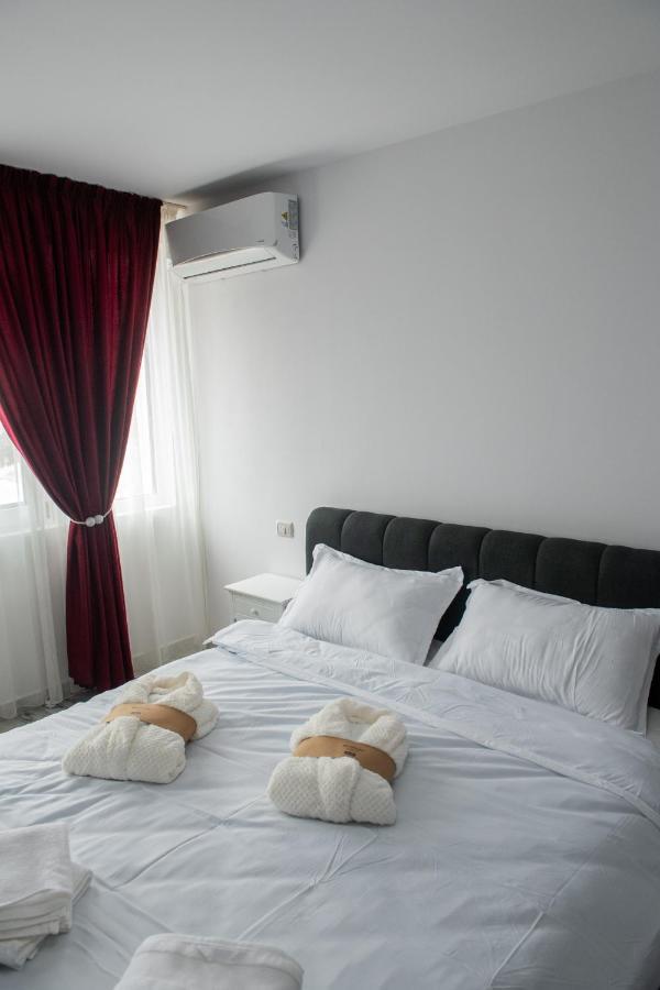 Apart Hotel Center Piatra Neamţ エクステリア 写真