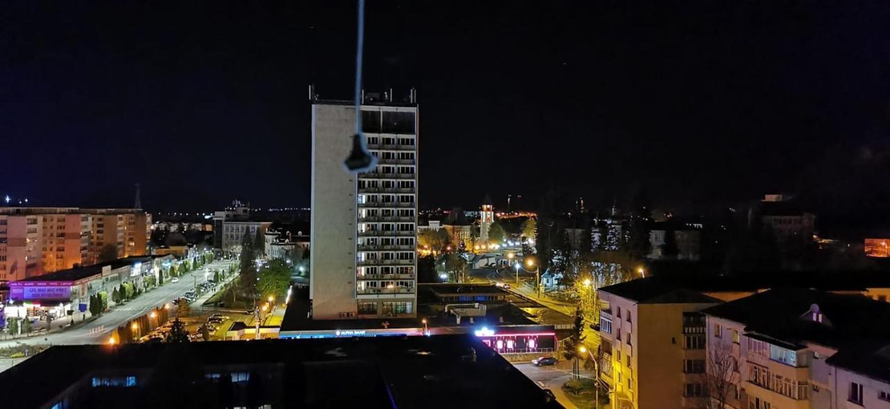 Apart Hotel Center Piatra Neamţ エクステリア 写真